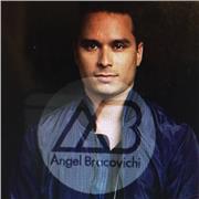 Ofrezco clases de música con piano, iniciación y producción musical avanzada. Clases de DJ en todos los niveles